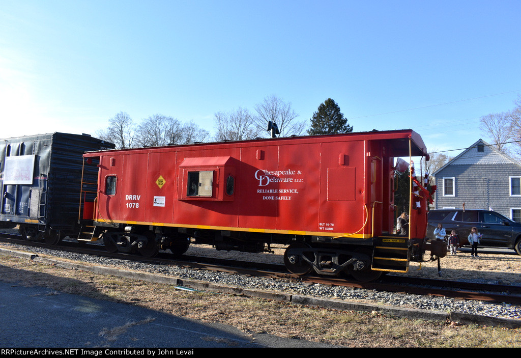 DRRV Caboose # 1078 on the rear of the DRRV TFT train